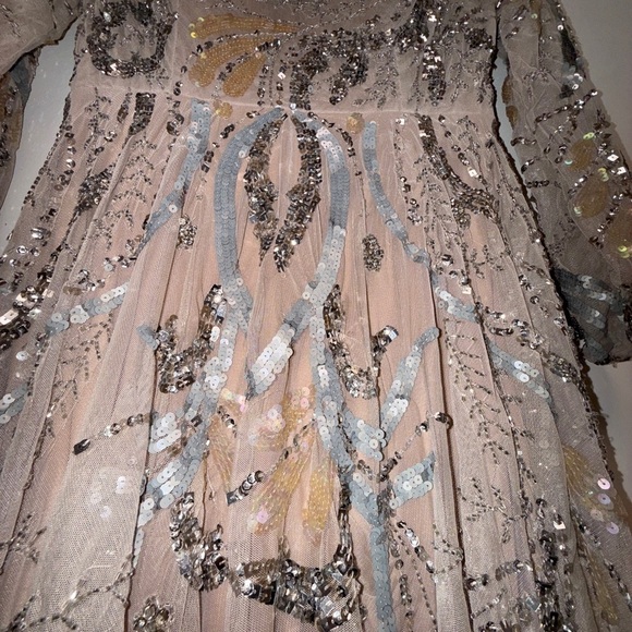 NWT | Mac Duggal 5217 Nude Elegant Sequin Embellished Cream Gown Size 4 - Picture 9 of 12